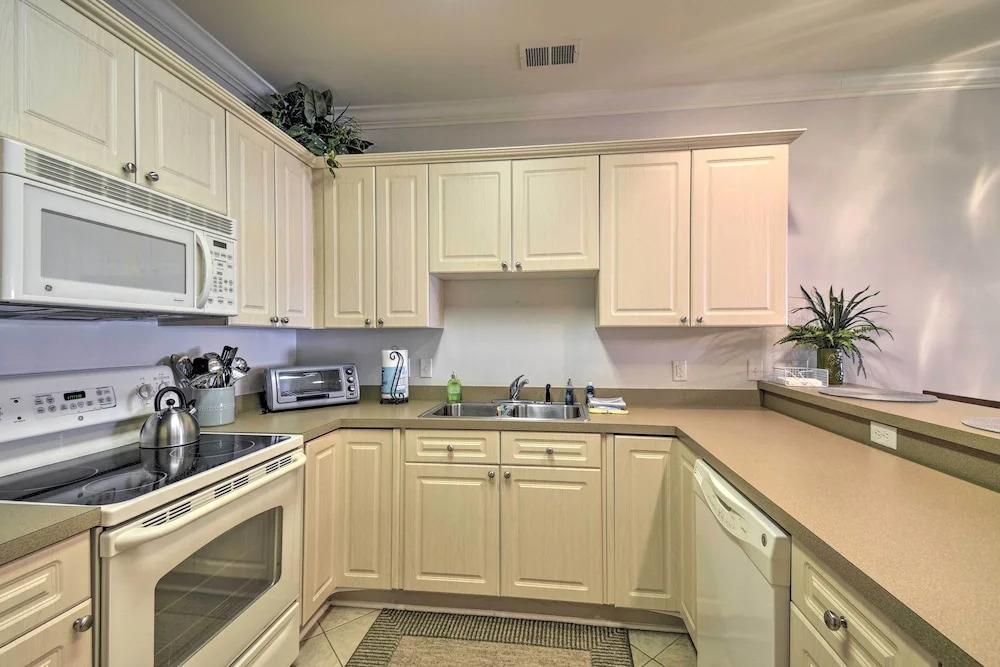 Access to 7 Pools: Myrtlewood Golf Condo!
