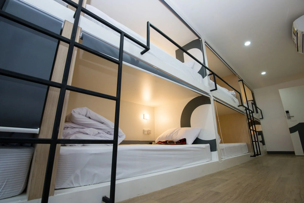 MonkeyNap Hostel