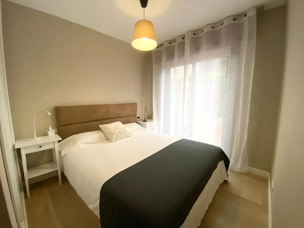 sabaris -BAIONA a 200 metros de Playa Ladeira