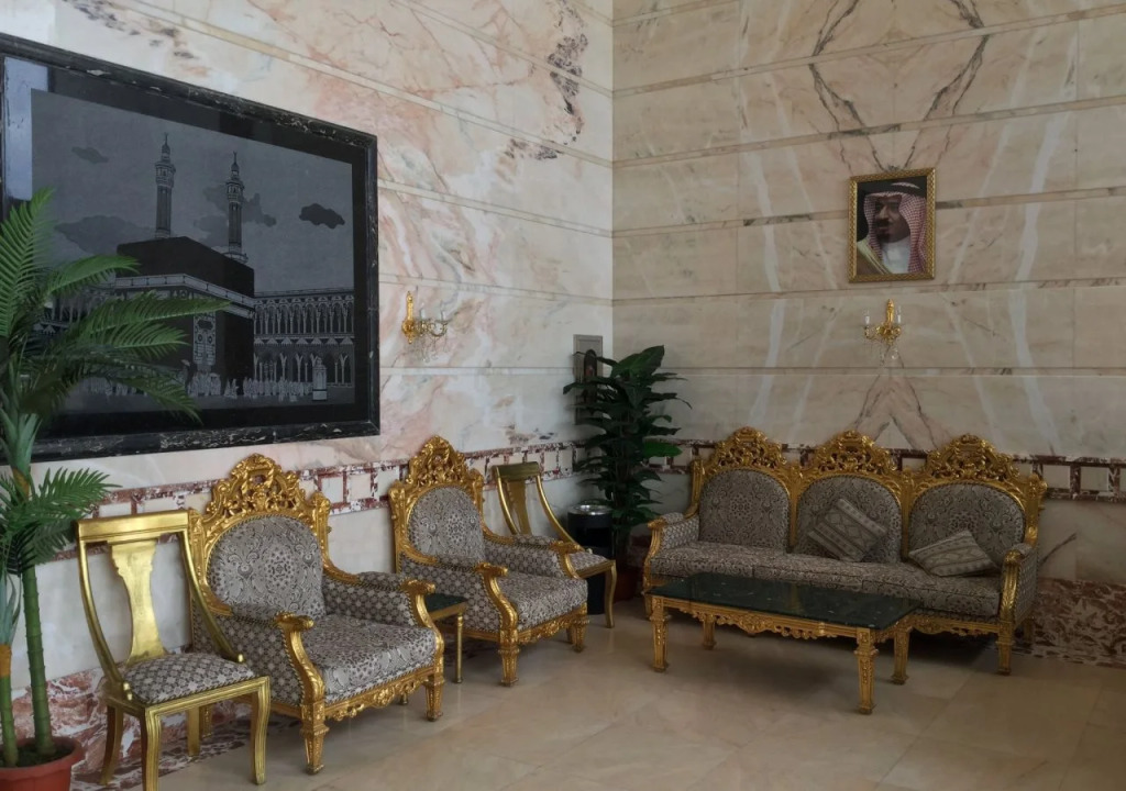 Loaloat Jubair Hotel
