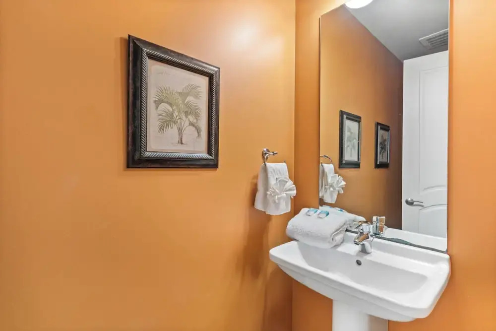 Turquoise Place 1807 D