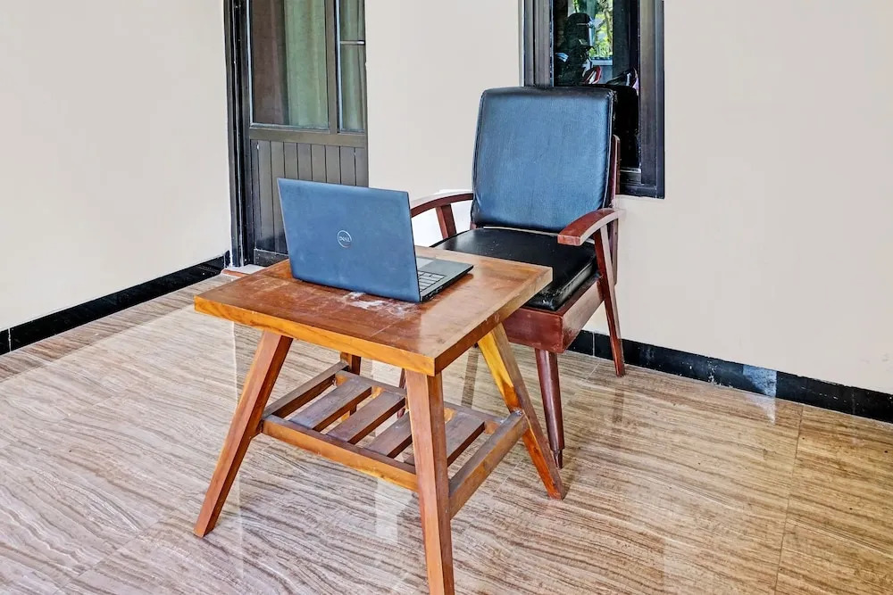 OYO Life 92353 Purnama Syariah Guest House