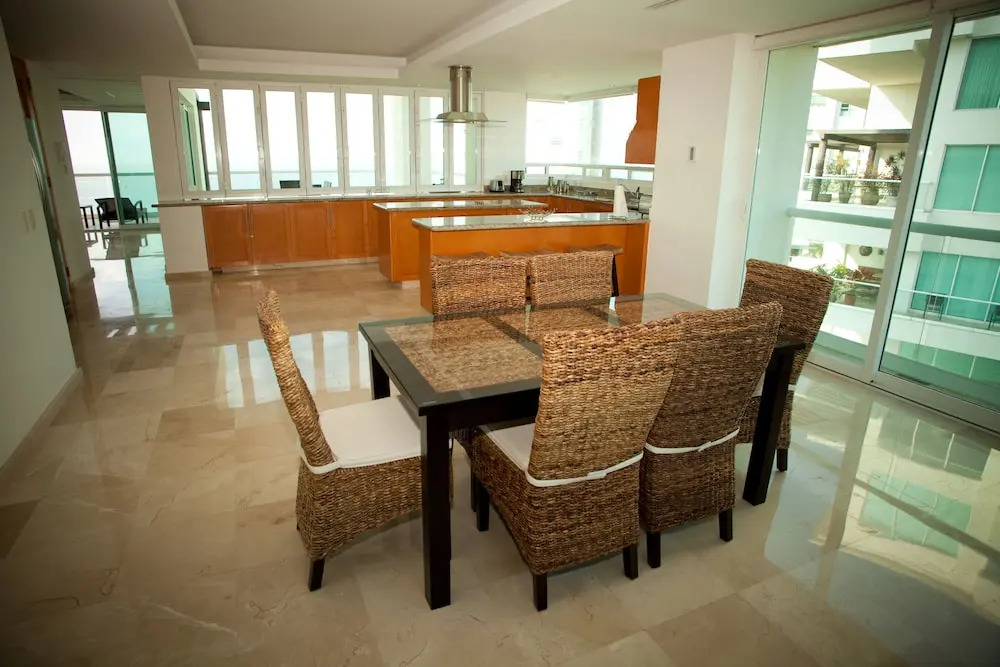 Shangri La Penthouses by Cheap Getaway