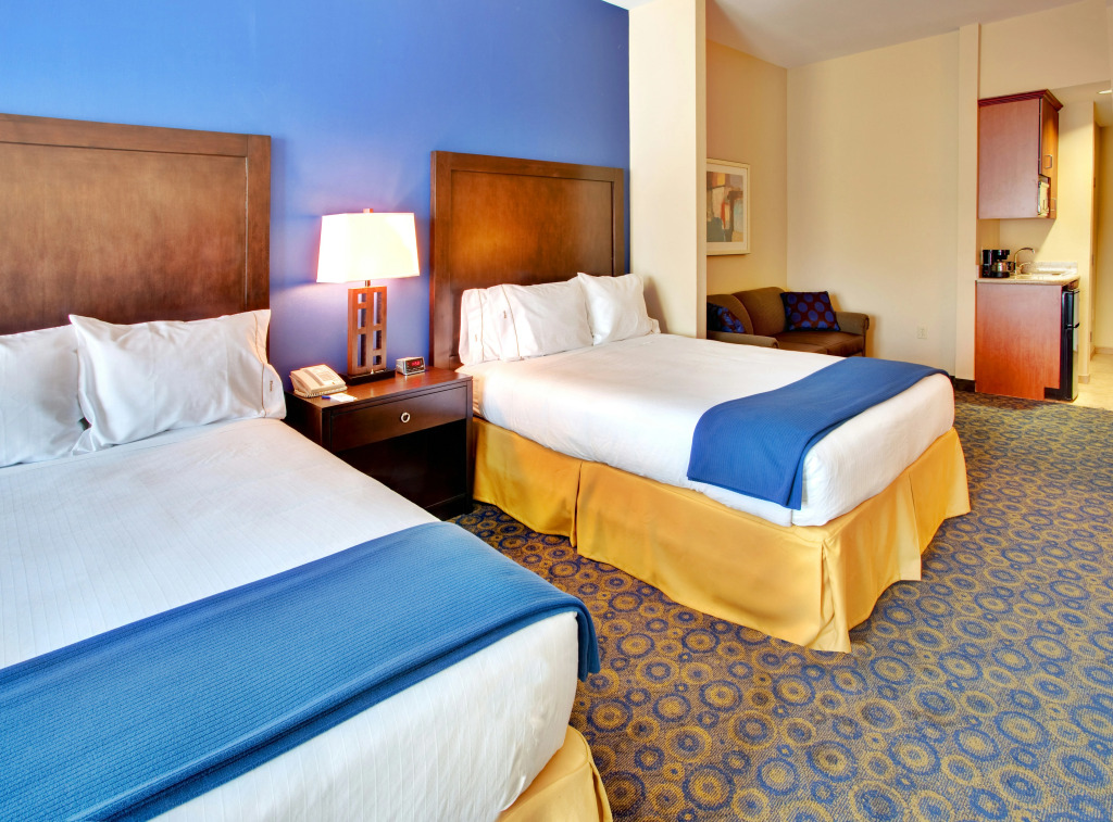 Holiday Inn Express Hotel & Suites Lake Elsinore by IHG