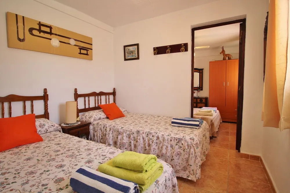 1038 Villa Cruz