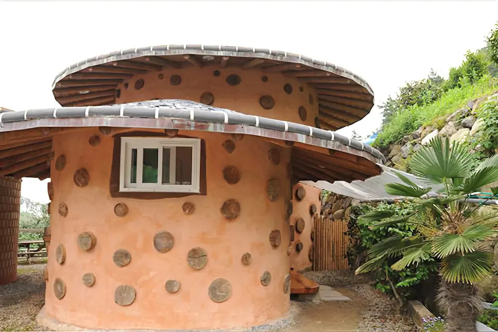 Yeosu Hyangilam Heukjip Pension