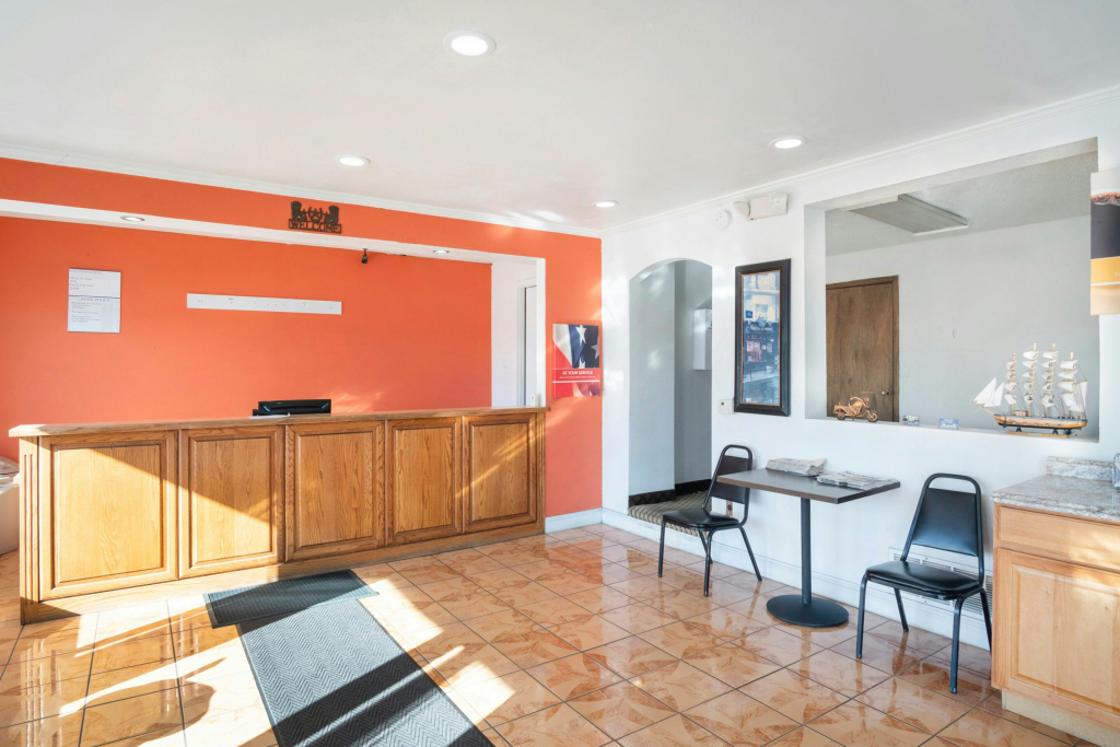 Travelodge by Wyndham Dodge City KS
