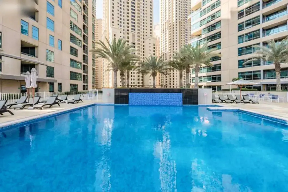 2B Apt With Waterfront View JBR