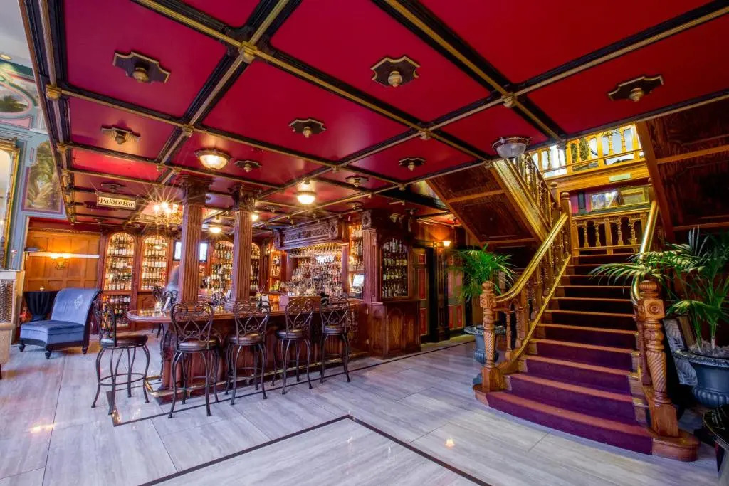 Horton Grand Hotel