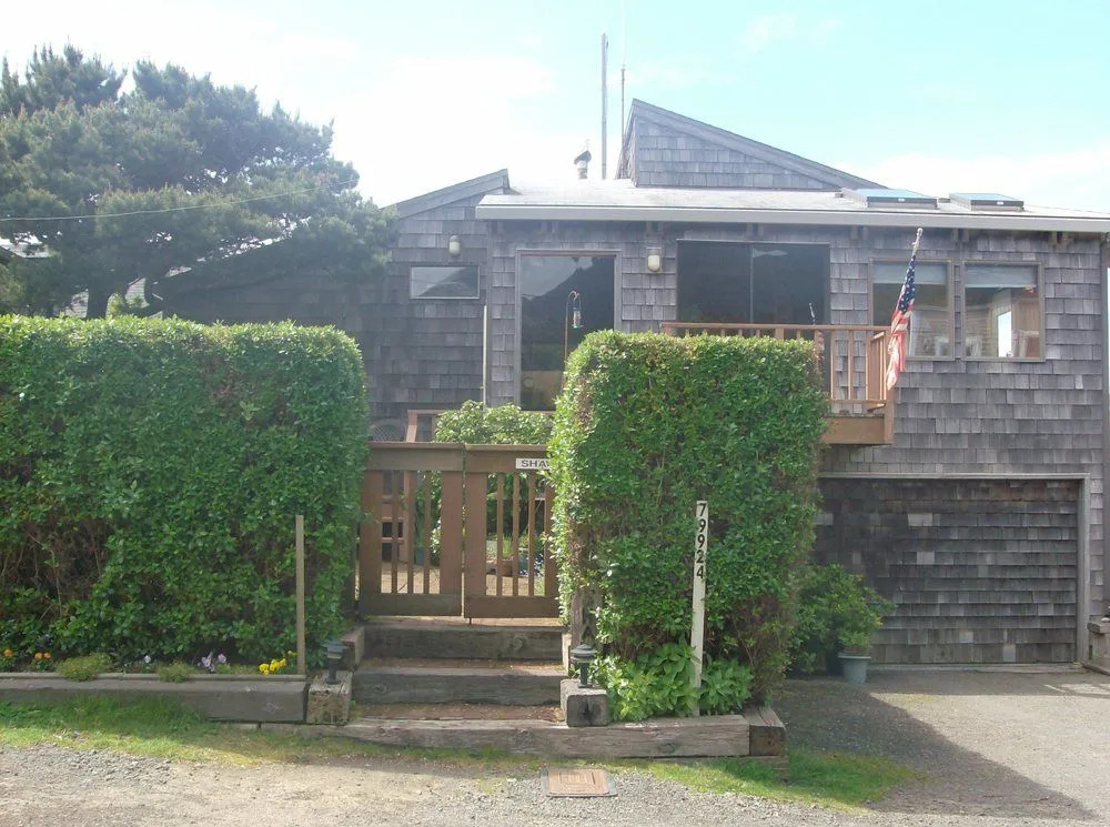 Shaw's Oceanfront Bed and Breakfast