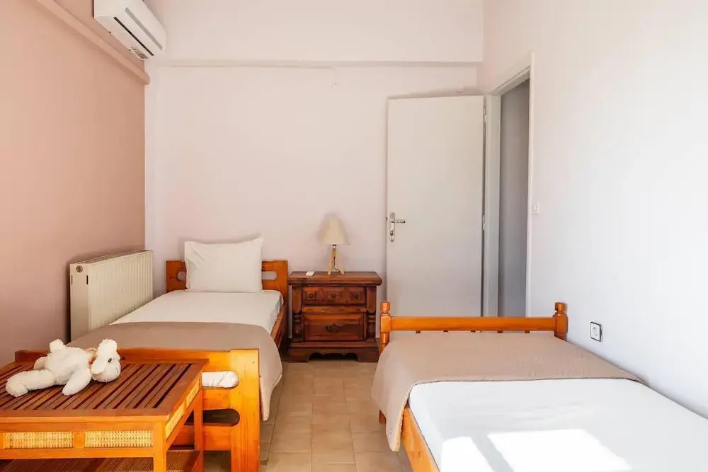 Rena's Hospitality Walk to the Beach 10' to Chania