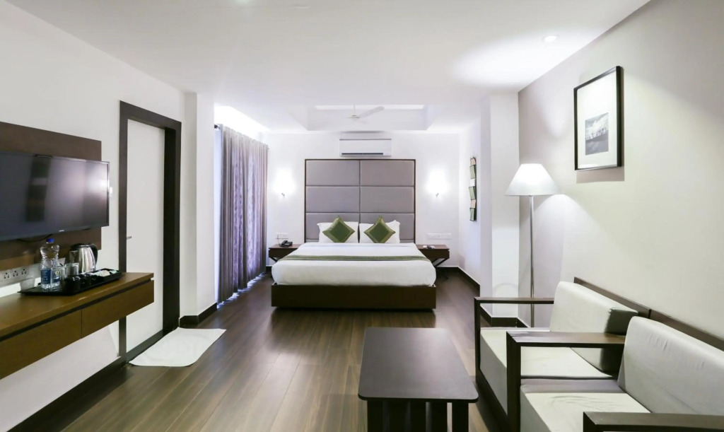 Hotel Crown Suites