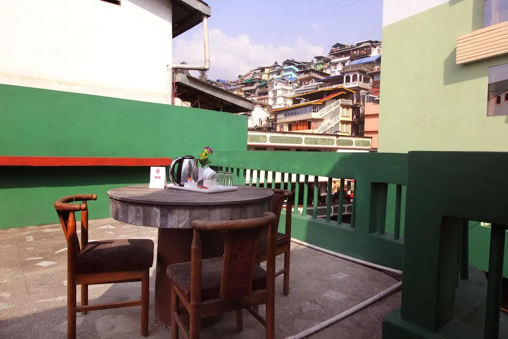 OYO 8719 Hotel Deep Residency