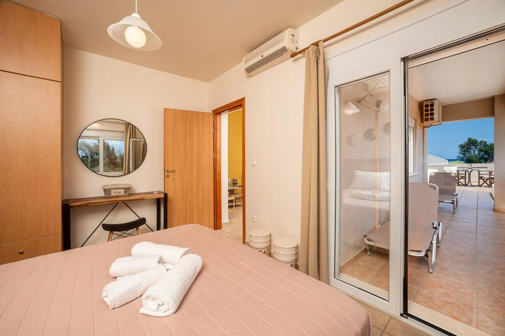 Mini Art Apartments