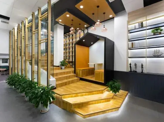 Campanile Hotel(Wuhan Huanghelou,Fuxing Road Metro Station)