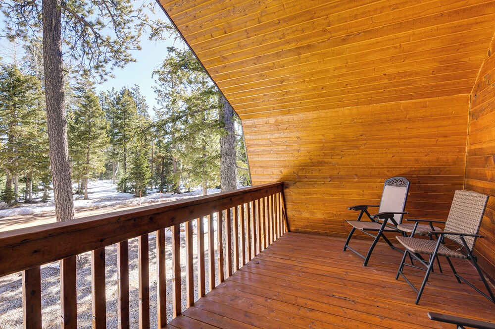 Nature Lovers Retreat! Family Duck Creek Cabin