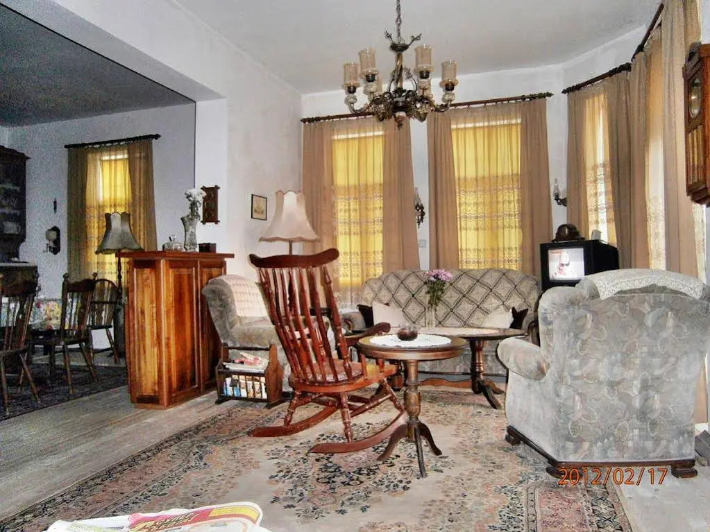 Retro - 19th Century Guest House