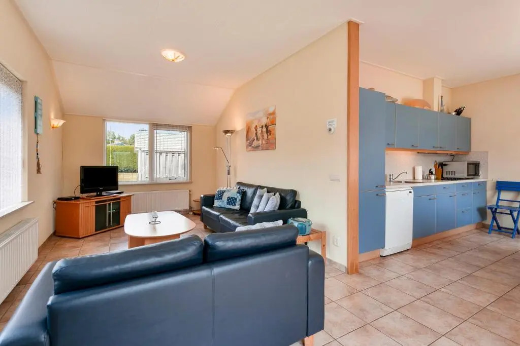 Bungalow Pinusoord 3 - Ouddorp near the beach with big garden