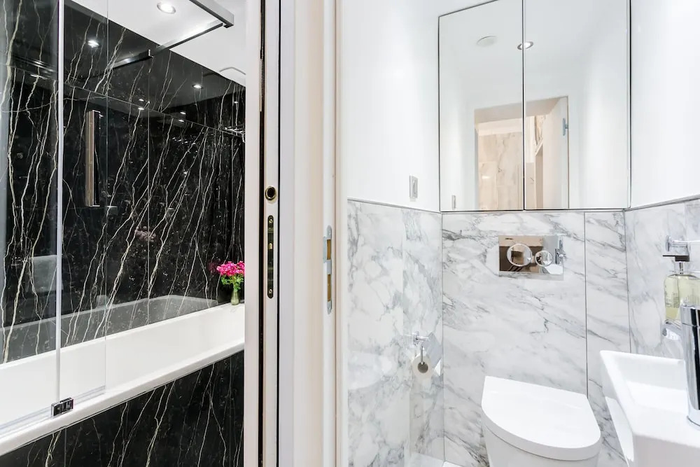 Luxury 3 Bedroom 2 Bathroom Palace Apartment - AC - Louvre
