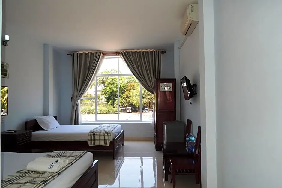 Quang Nhat Hotel