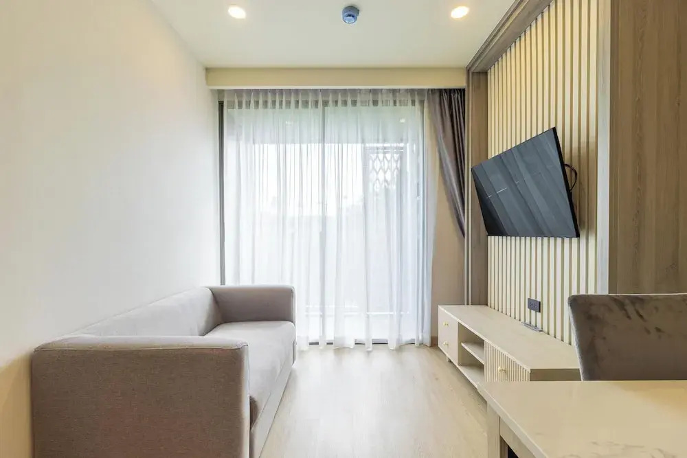 New Condo Near Beach Prime Location C228