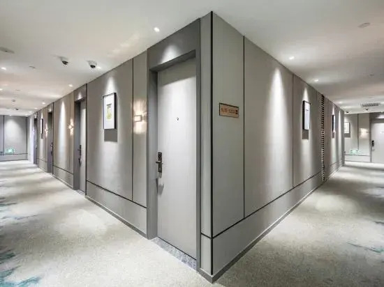 Homeinn Selected Hotel (Shanghai Luheng Road Subway Station)