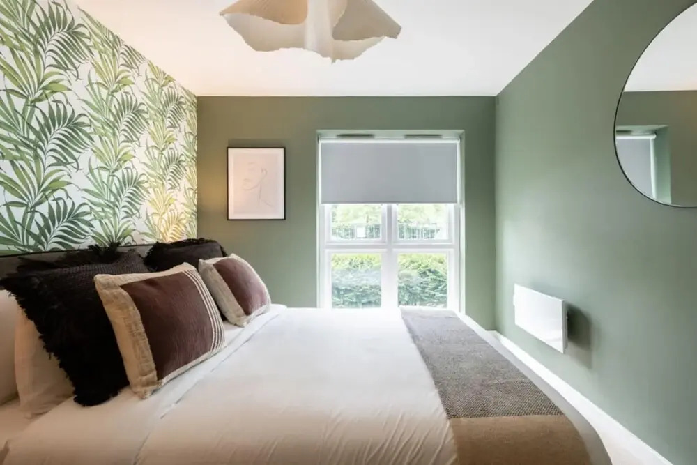 The Bow Mews - Modern Bright 2bdr Apartment With Patio