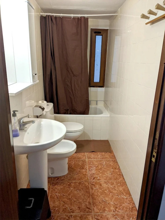 House With 3 Bedrooms in Montanejos, With Wonderful Mountain View, Terrace and Wifi