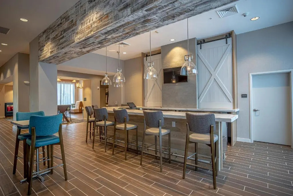 Hampton Inn & Suites Raleigh Midtown, NC
