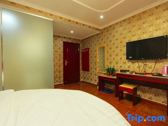 Yunshan Hotel (Henan National University Science Park Wutong Street Subway Station)
