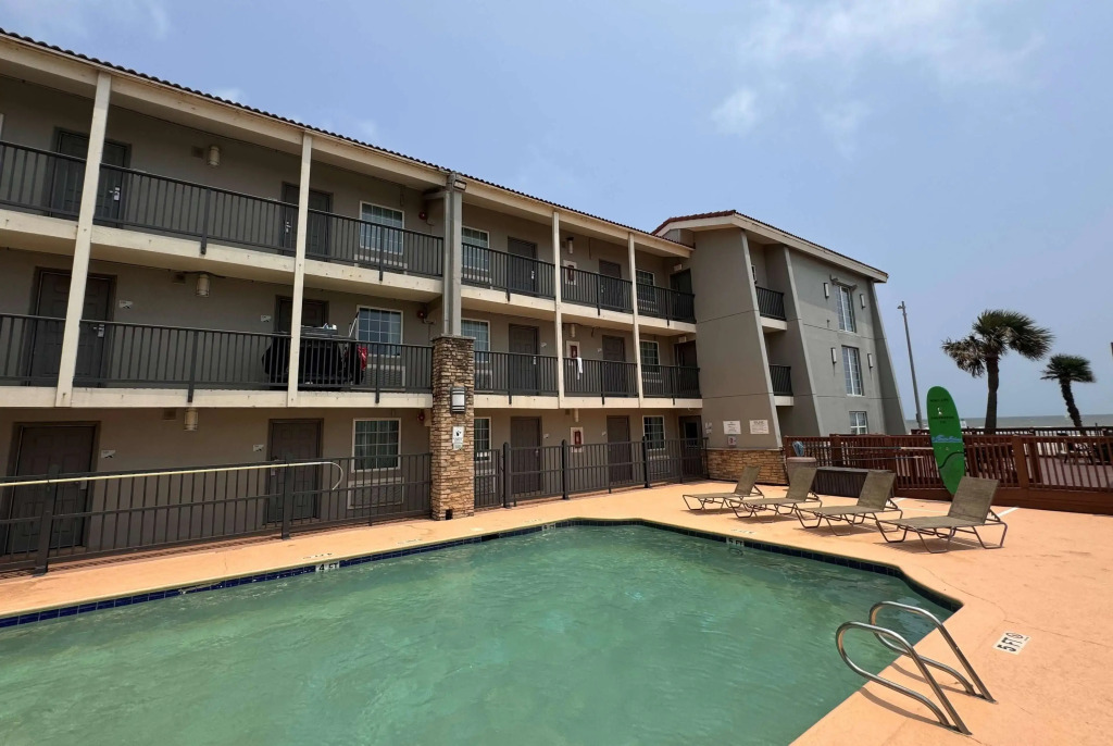 Wingate by Wyndham Galveston Beachfront at the Seawall