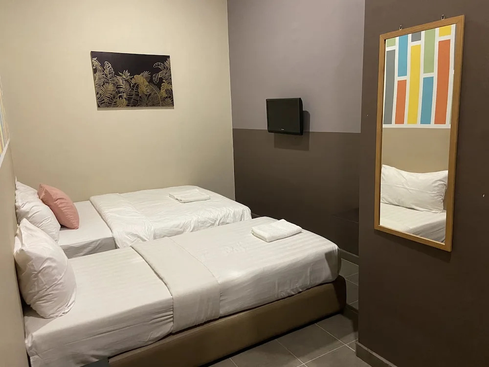 SUPER OYO 90701 Venomi Hotel