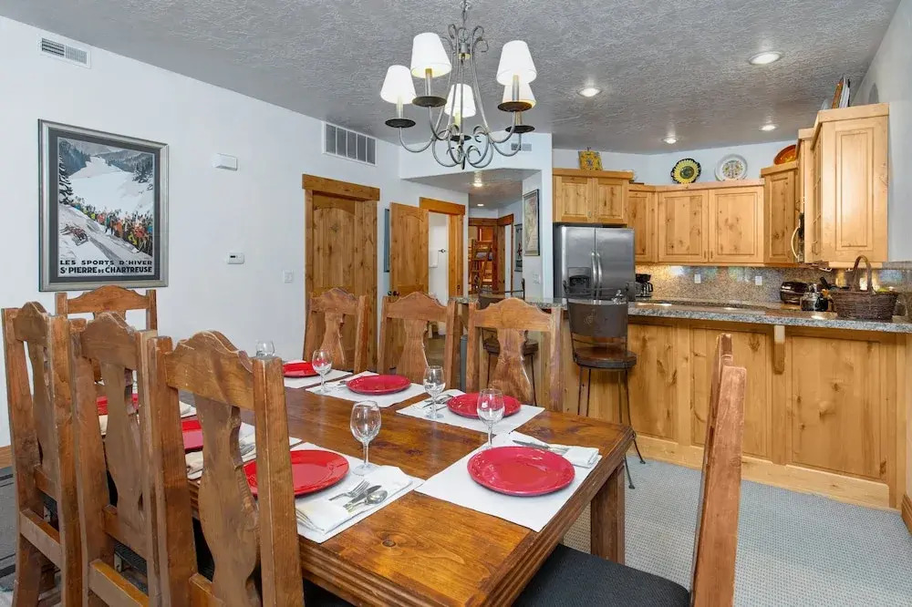 Town Pointe C302 3 Bedroom Condo by RedAwning