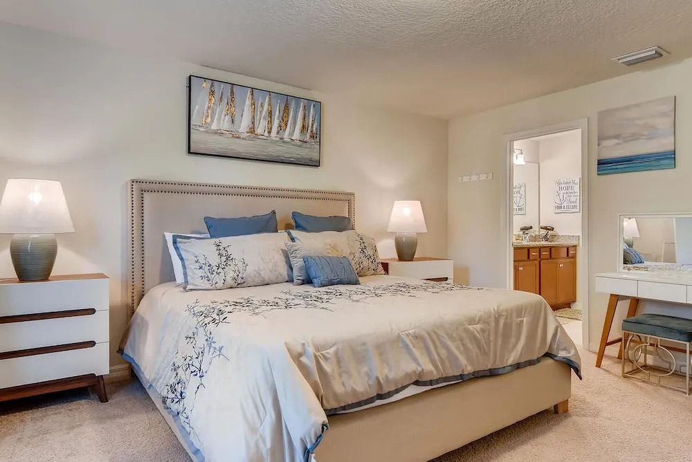 8843 GC Windsor at Westside Luxury 5 BR Townhome