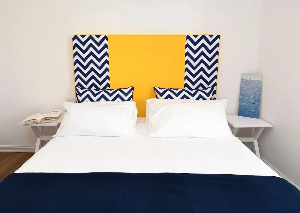 Casa Pantone