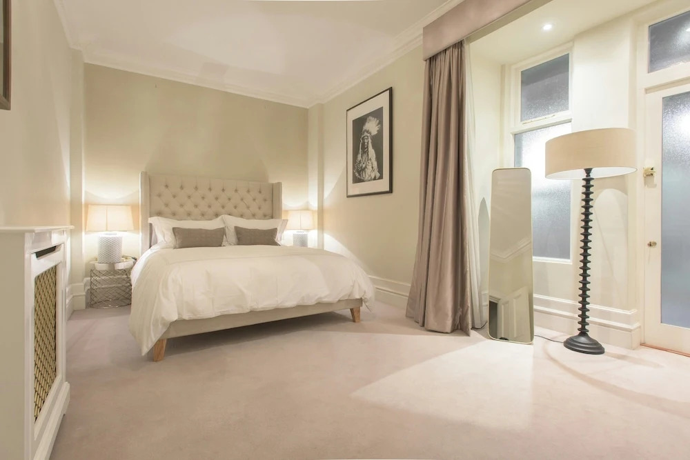The Luxe Whitehall Duplex Apartment