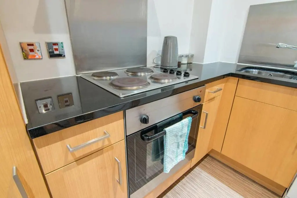 Modern 2 bed apartment, next to Hydro and SECC!