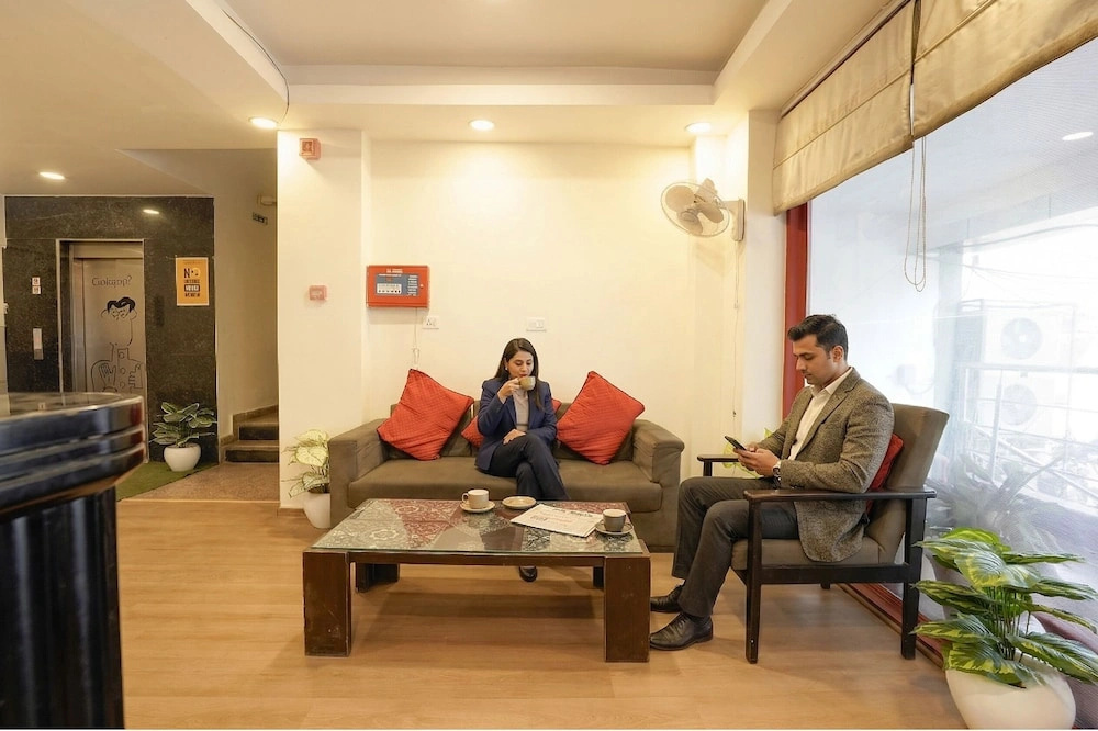 Fabhotel Mvr
