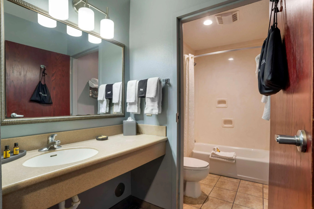 Best Western Plus Two Rivers Hotel & Suites