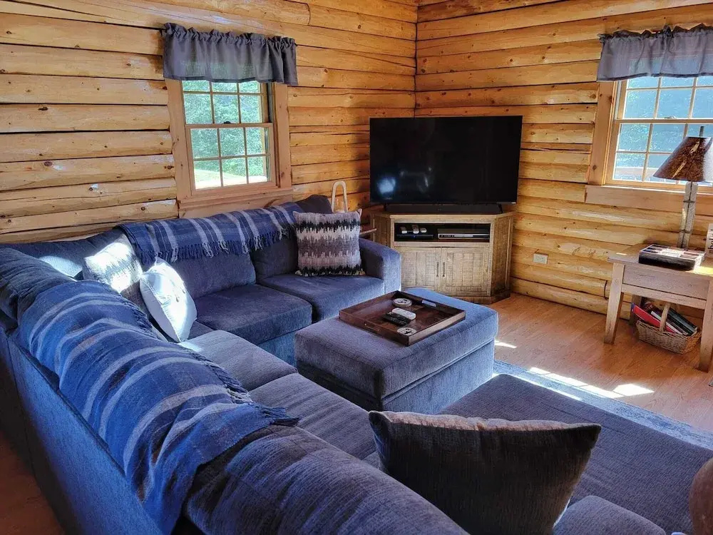 40pl Log Cabin With AC in the Heart of the White Mountains, Less Than 10 Minutes From Bretton Woods!