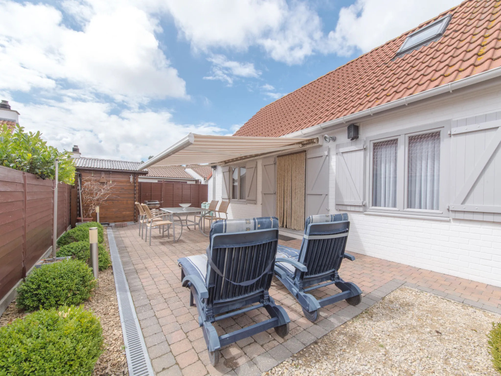 Holiday Home Vissershuisje 9-18 with parking by Interhome