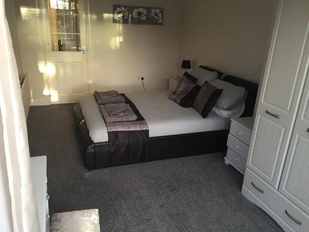 Lottie'S Place
