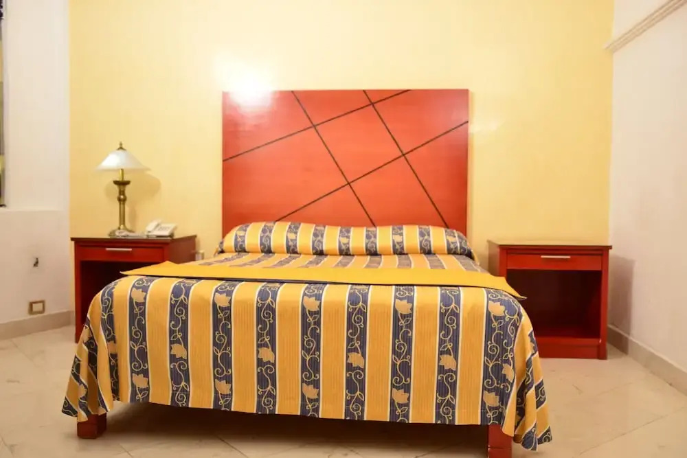 Hotel Paradise Inn