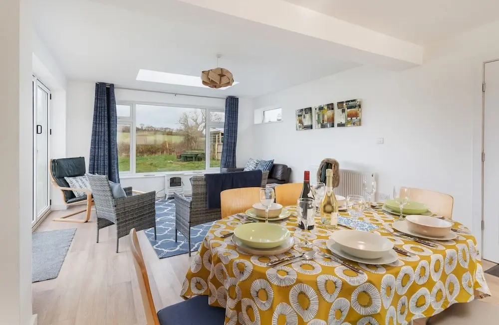 Sea Breeze Your Coastal Sanctuary in Sandown