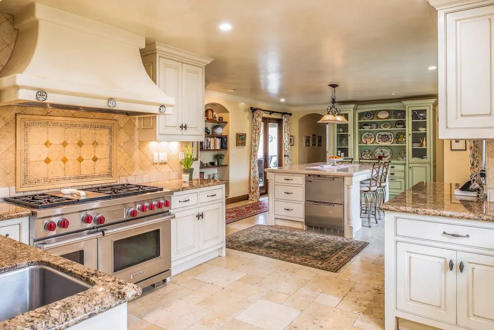 963 Coral Drive Home 3 Bedrooms 2.5 Bathrooms Home