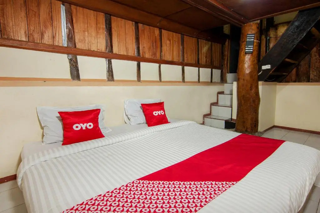 OYO 2208 Thyesza Hotel