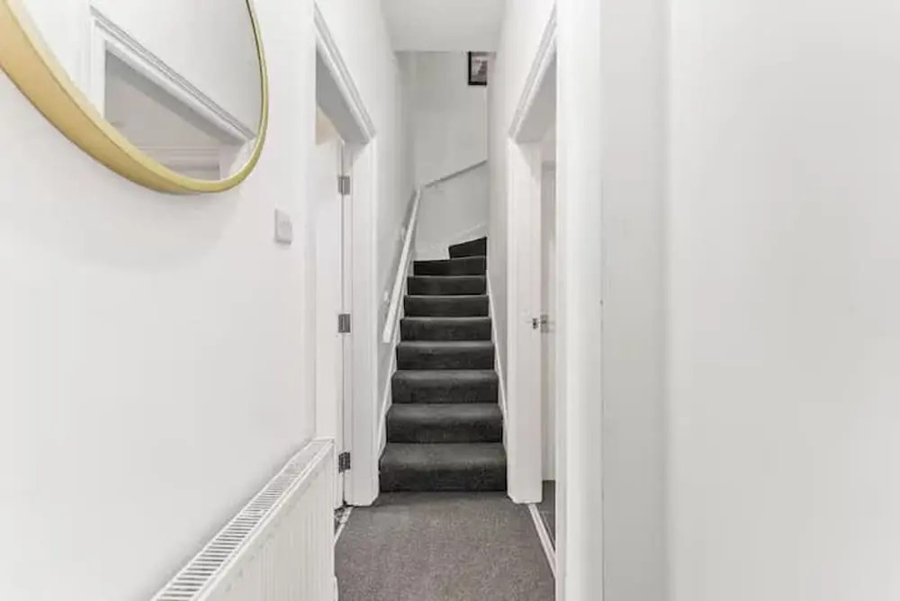 Perfect Booking 4 Bed Home in Sheffield
