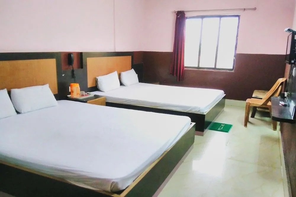 Goroomgo Samrat Palace Puri