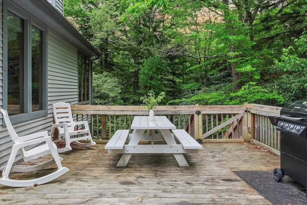 Harmony Ridge by Avantstay Fireplace, Large Deck & Forest Views