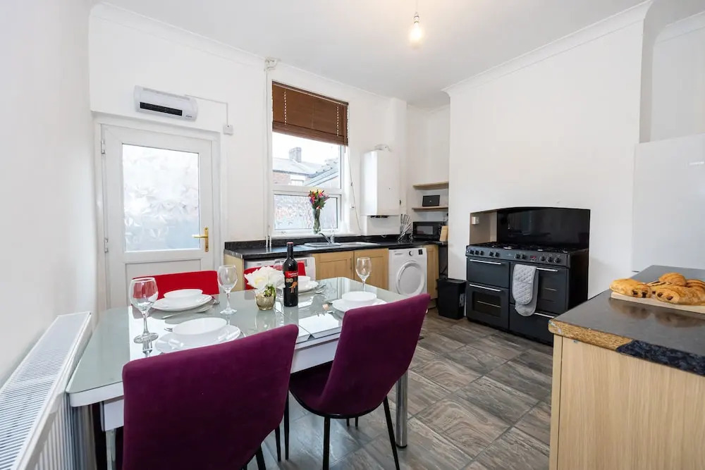 Captivating 2-bed House in Blackburn